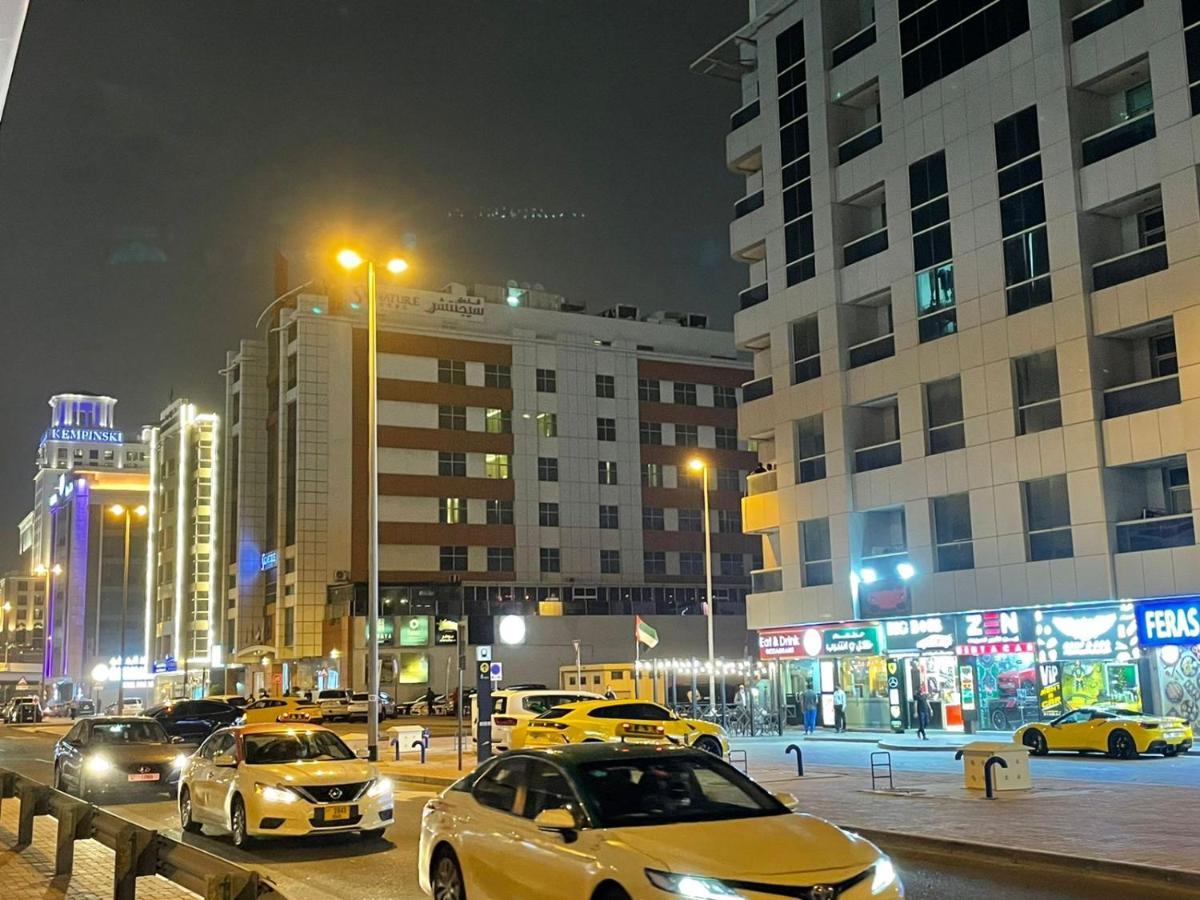 Albarsha 1 Hostel By Phm Dubai Bagian luar foto