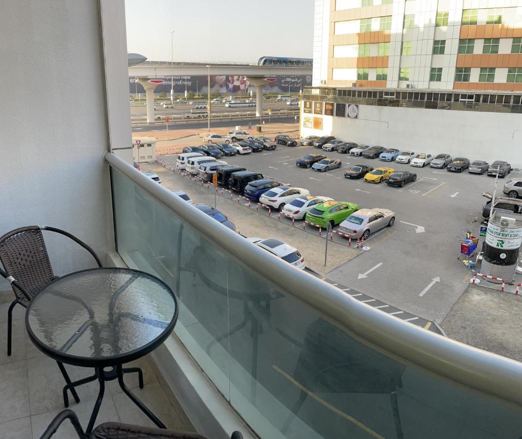 Albarsha 1 Hostel By Phm Dubai Bagian luar foto