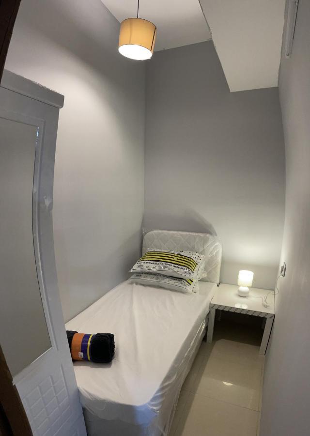 Albarsha 1 Hostel By Phm Dubai Bagian luar foto