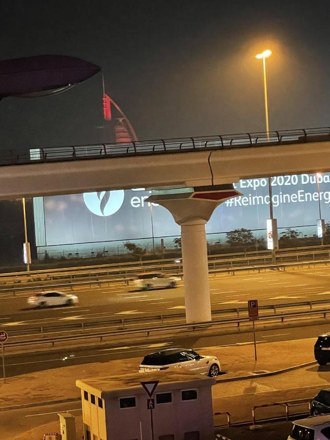 Albarsha 1 Hostel By Phm Dubai Bagian luar foto