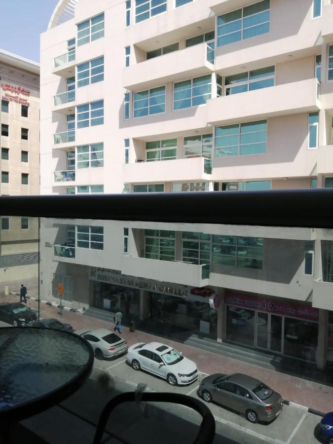 Albarsha 1 Hostel By Phm Dubai Bagian luar foto