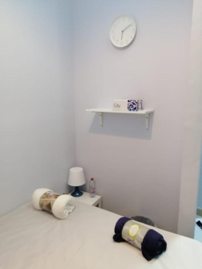 Albarsha 1 Hostel By Phm Dubai Bagian luar foto