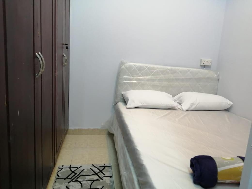 Albarsha 1 Hostel By Phm Dubai Bagian luar foto