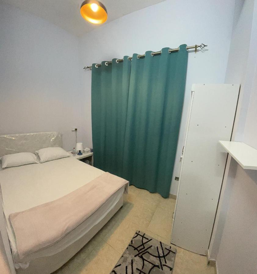 Albarsha 1 Hostel By Phm Dubai Bagian luar foto